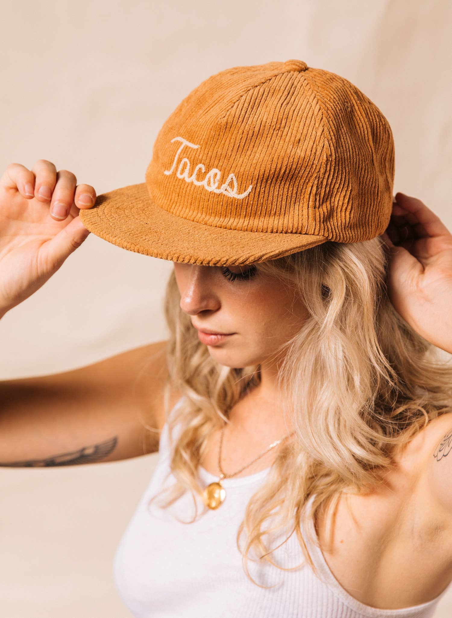 Pyknic - Vente Casquette de baseball – unisexe - Casquette western en velours côtelé couleur rouille avec broderie "TACOS" en point chaînette3