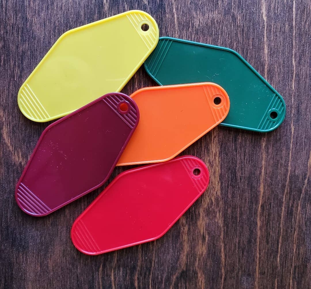 Mad River – wholesale Keychain – Unisex – Retro Hotel Keychain - key to the p.o.s.1