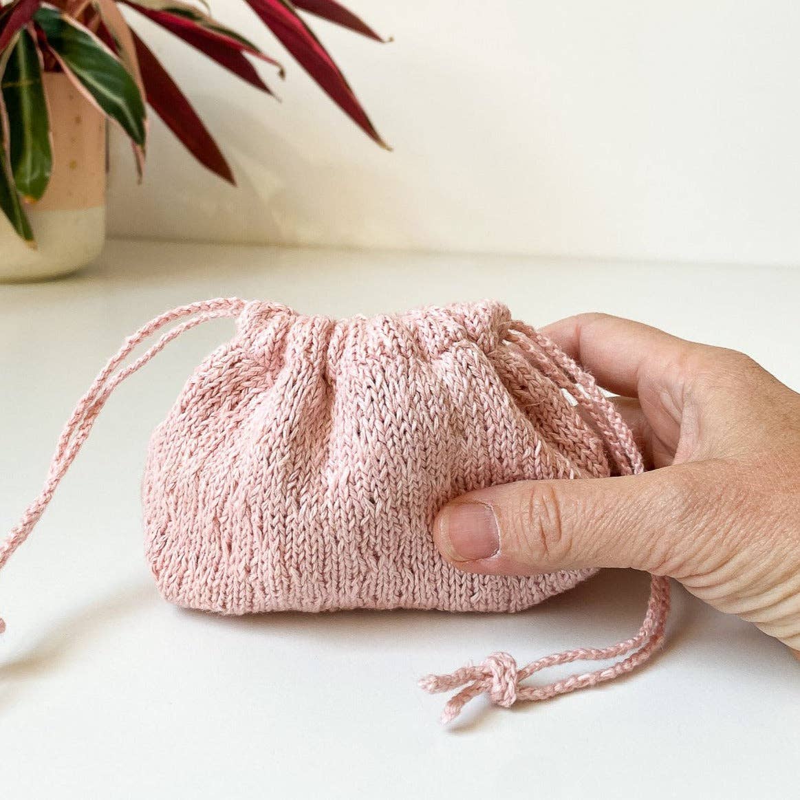 Flax & Twine - Wholesale Knitting/Crochet Supplies - Mini Trellis Stitch Drawstring Bag Kit1