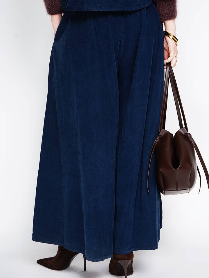 NOELINE - Venta al por mayor Pantalones - Mujer - Pantalones de terciopelo plisados con cinturón 305223