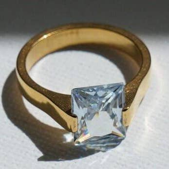 Bague Cubique pour la vente par SveJewels