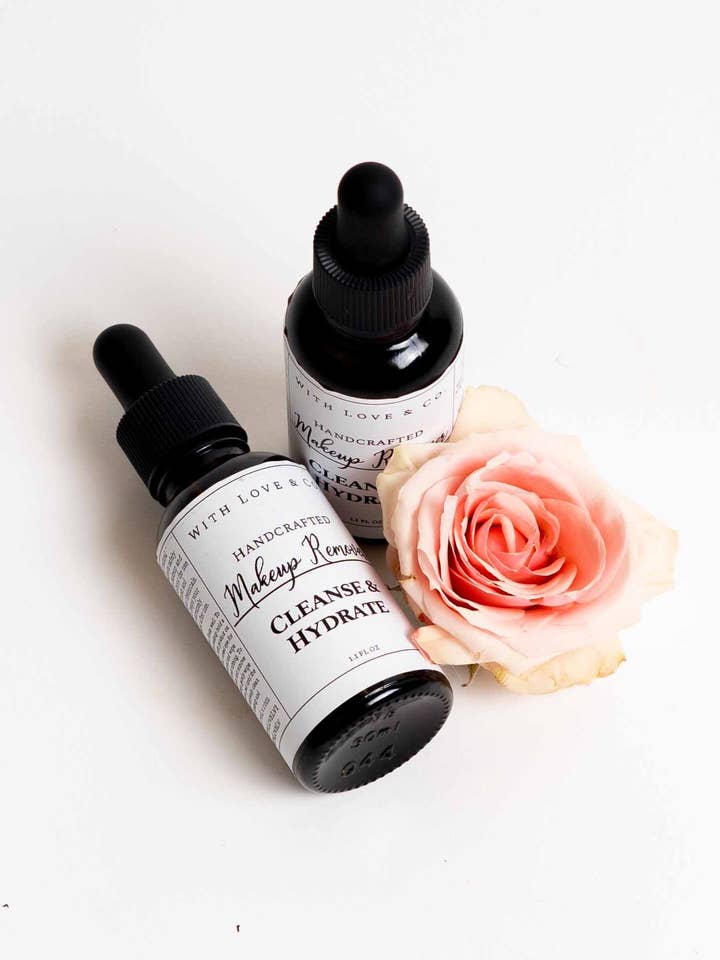 Démaquillant pour la vente par With Love & Company