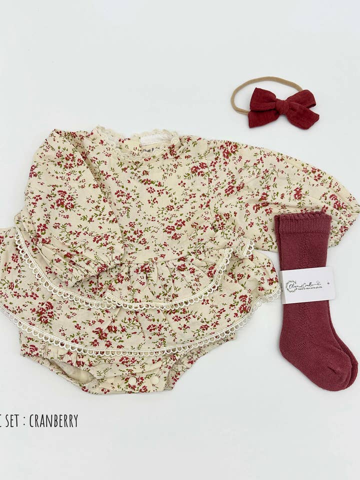 Macacão Floral Bella por atacado de OLIVE & CRADLE