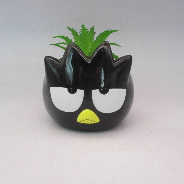 Silver Buffalo - Vente Plantes artificielles - Mini jardinière en céramique Sanrio Badtz Maru1