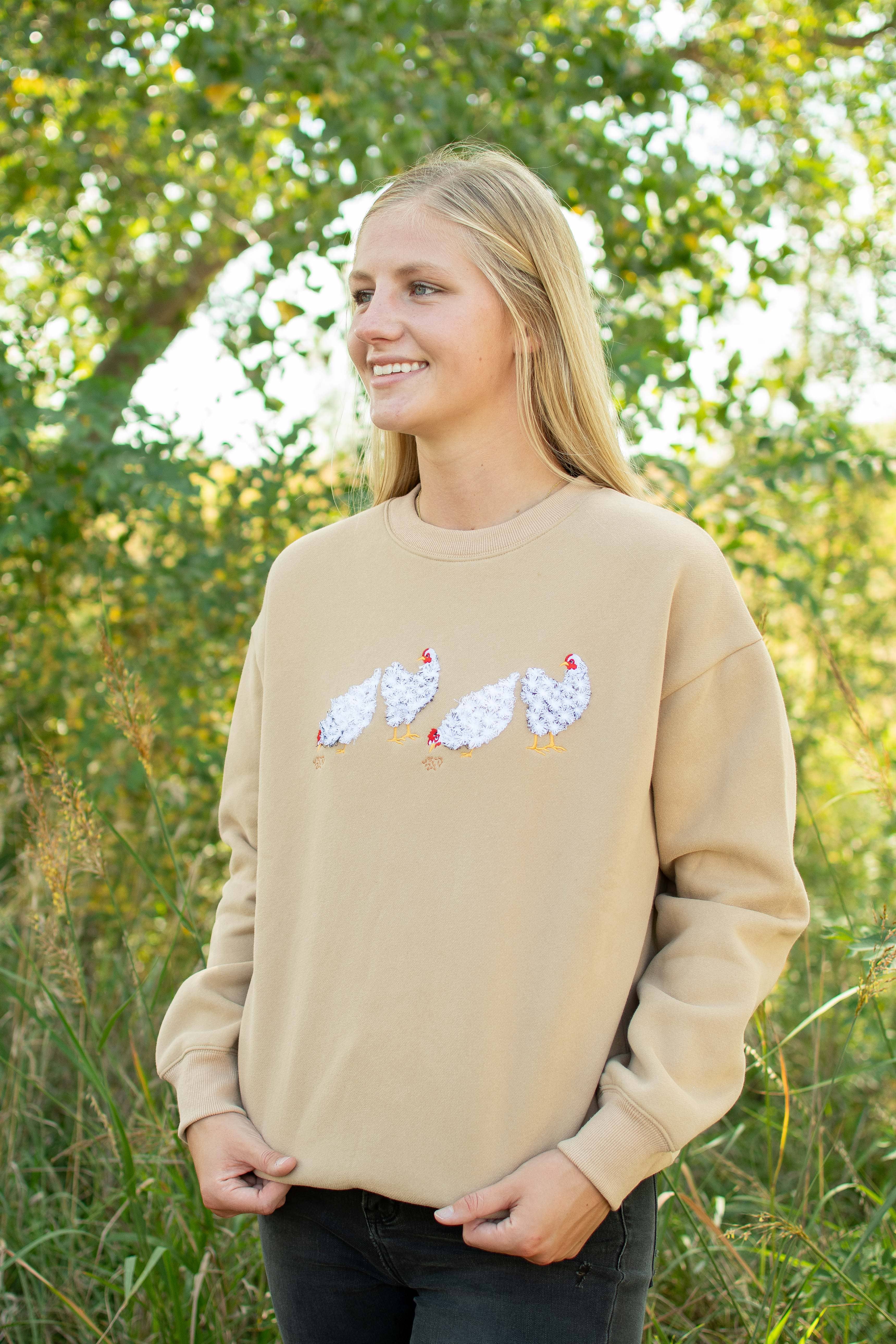 American Farm Company - Wholesale Sweatshirt - Women's - Fluffy White Chicken Tan Women's Soft Crewneck6