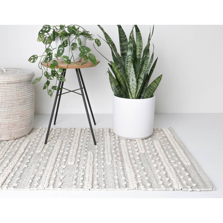 Tapis Stitch & Dot 21 $+/ Plusieurs tailles pour la vente par CLM Enterprises / Home of the Brave NYC