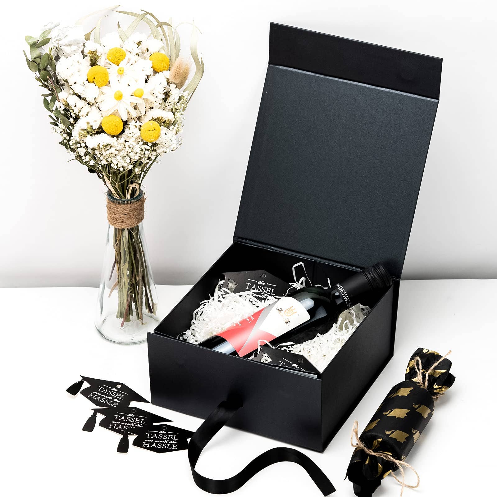 LA Ribbons Wholesale – Engroshandel Gaveæske – Sammenklappelig gaveæske 8" x 8" x 4" med satinbånd & magnet | Sort4