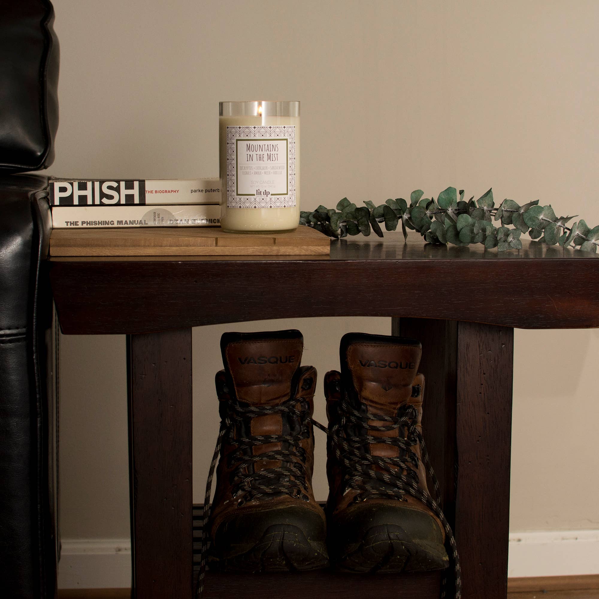 Lit Up Candle Co. - Vente Bougie en bocal - Bougies de soja Mountains in the Mist de 12 oz dans des bouteilles de vin4