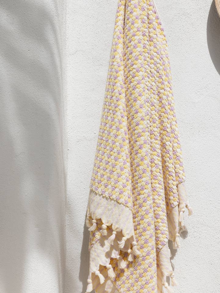 FULL BLOOM BATH TOWEL for wholesale by Nazire