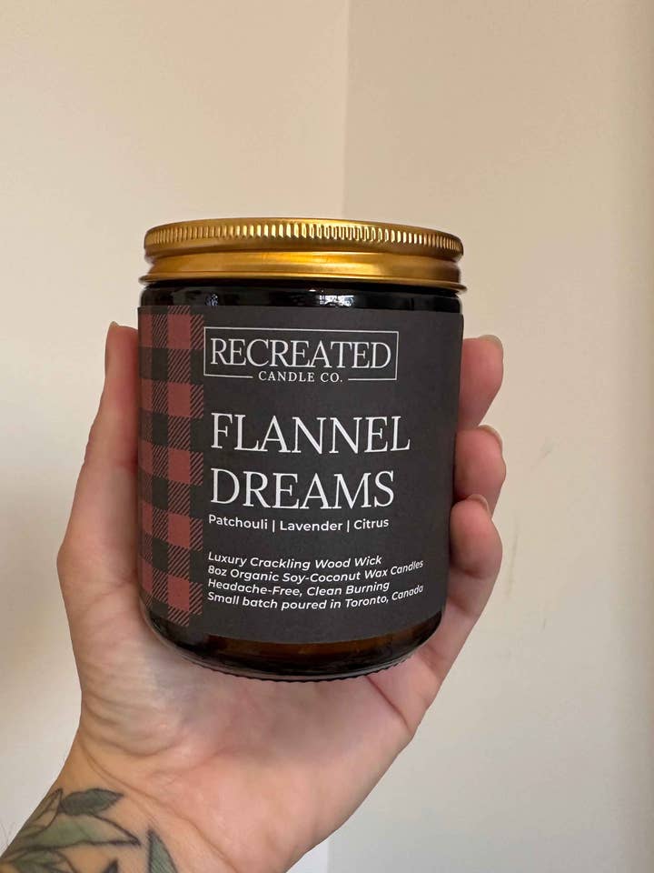 Sogni di Flanella Candela 8oz per la vendita all'ingrosso da parte di Recreated Candle Co.