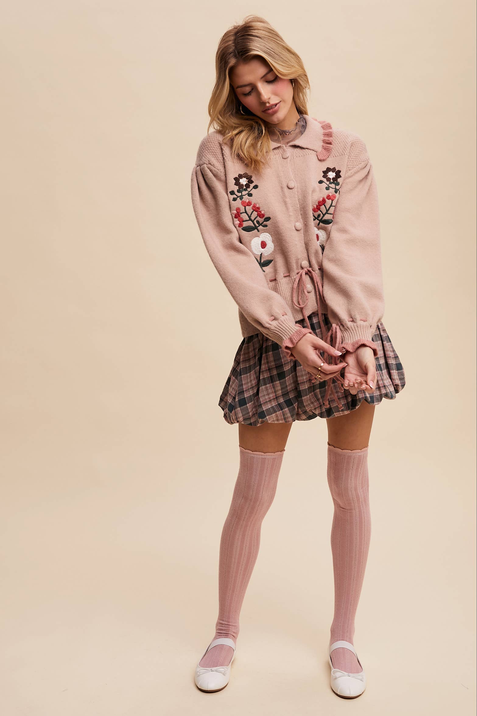 Listicle - Wholesale Cardigan - Women's - Floral Embroidered Knit Cardigan Sweater10