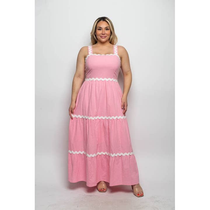 ROBE MAXI À ÉTAGES AVEC DÉTAILS CONTRASTÉS RIC RAC GRANDE TAILLE pour la vente par Curve Market