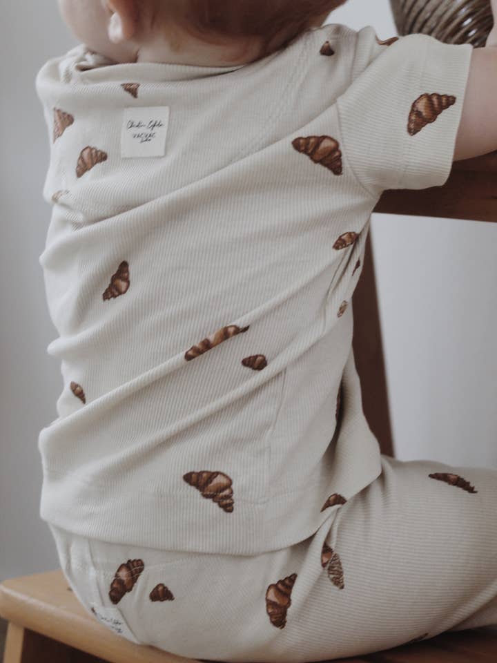 VACVAC studio - Wholesale T-Shirt - Kids - ELLO tea SS - Mini croissant1