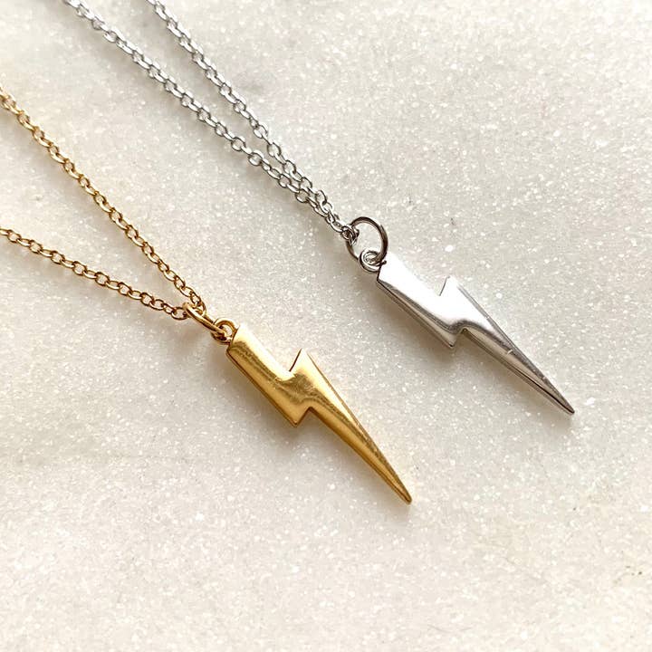 Collana Lightning Bolt di Pearl & Queenie per la vendita all'ingrosso da parte di Pearl & Queenie
