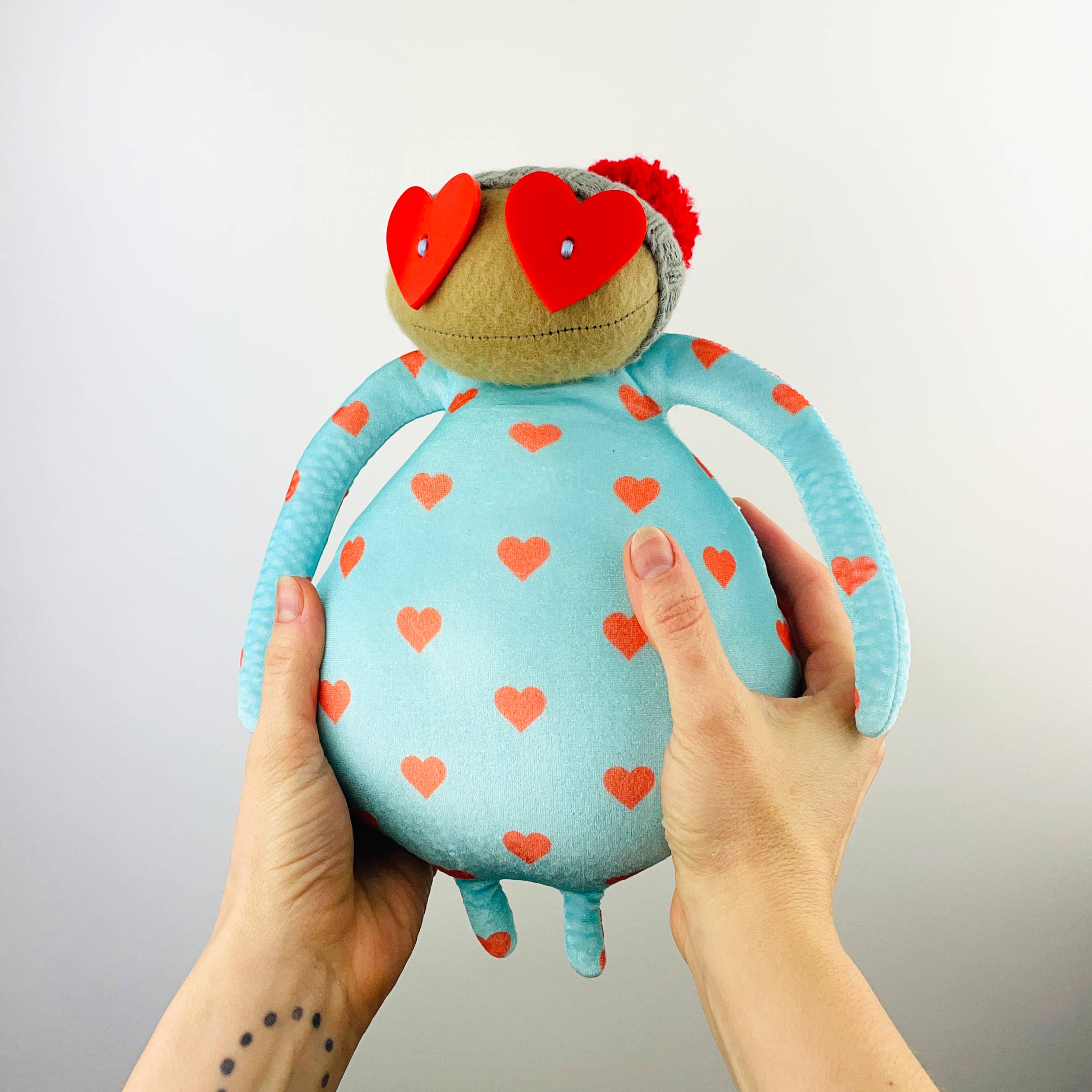 Ruby Ruth Dolls - Wholesale Decorative Tabletop Object - Ron, ornamental collectable art doll2