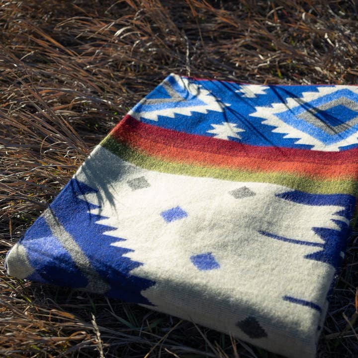 Alpaca Threadz – wholesale Throw blanket – Andean Alpaca Wool Blanket - Ocean Breeze - Light Blue/Dark