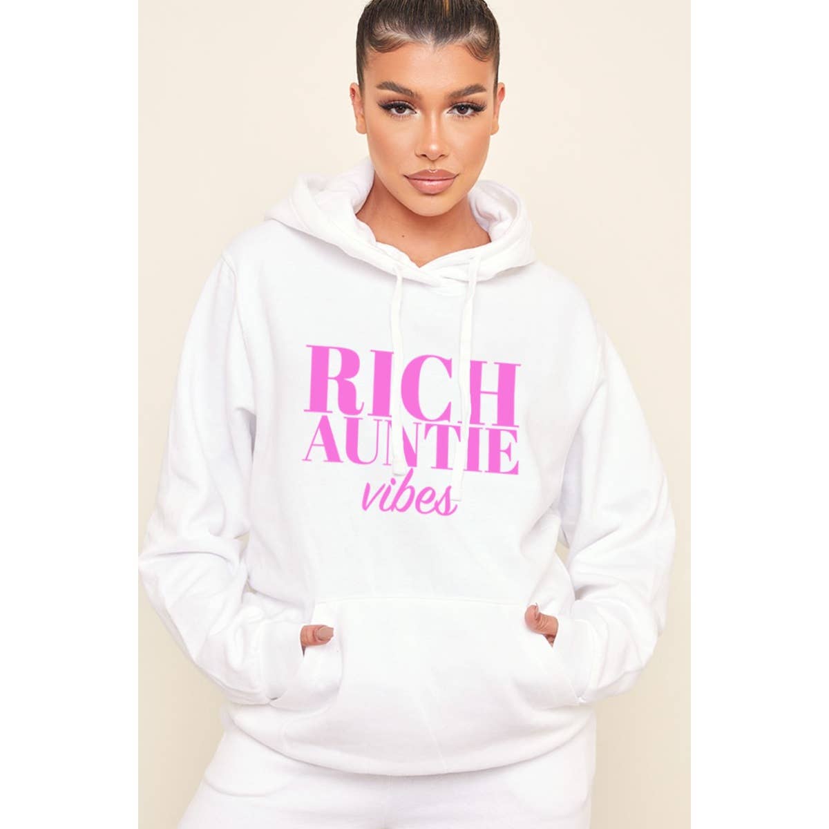 Nobrand - Vente Sweat à capuche – femme - SWEAT À CAPUCHE POUR FEMME RICH AUNTIE VIBES1