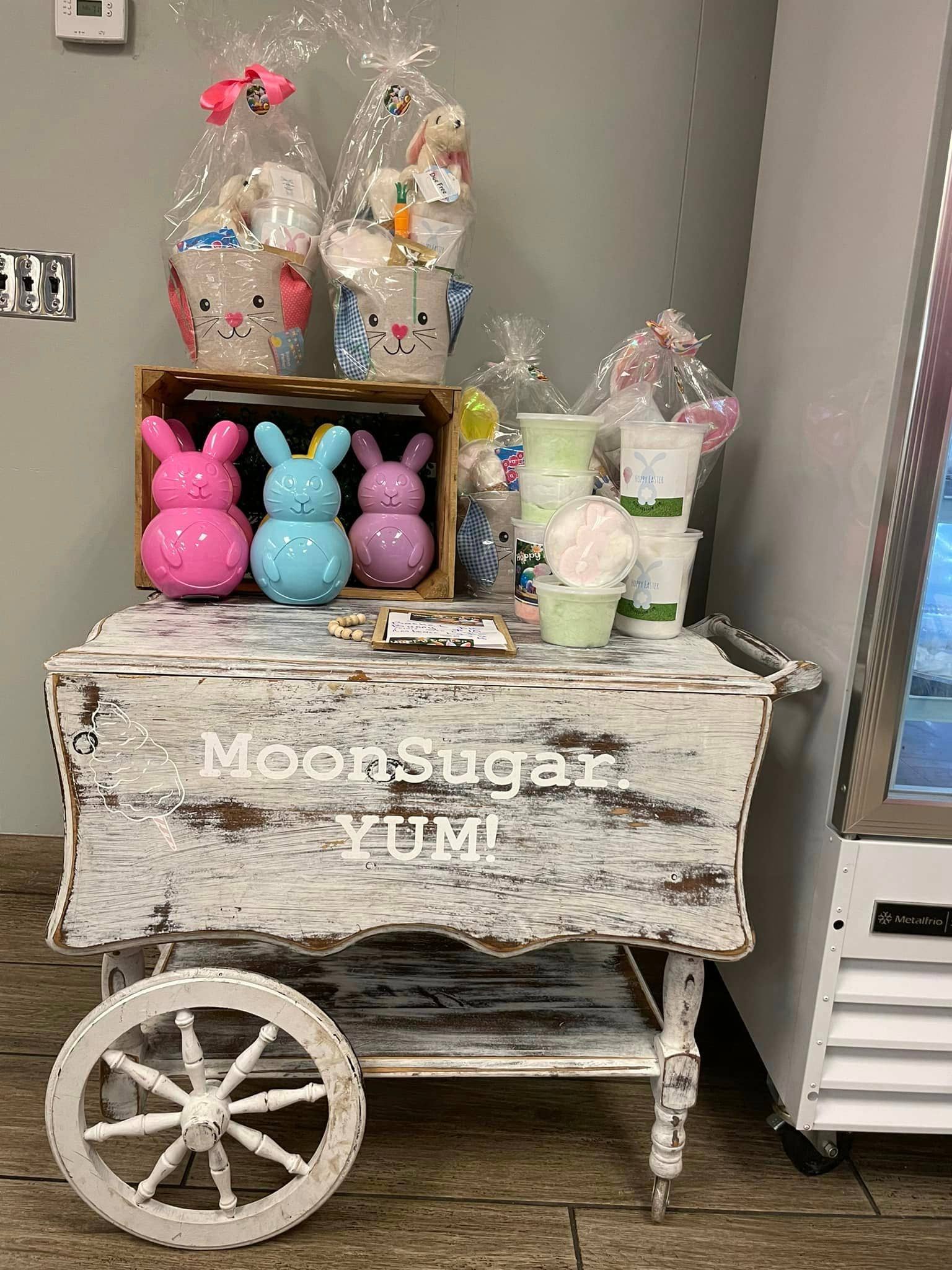 MoonSugar. - Wholesale Cotton Candy - Dye Free Cotton Candy - 24 count30