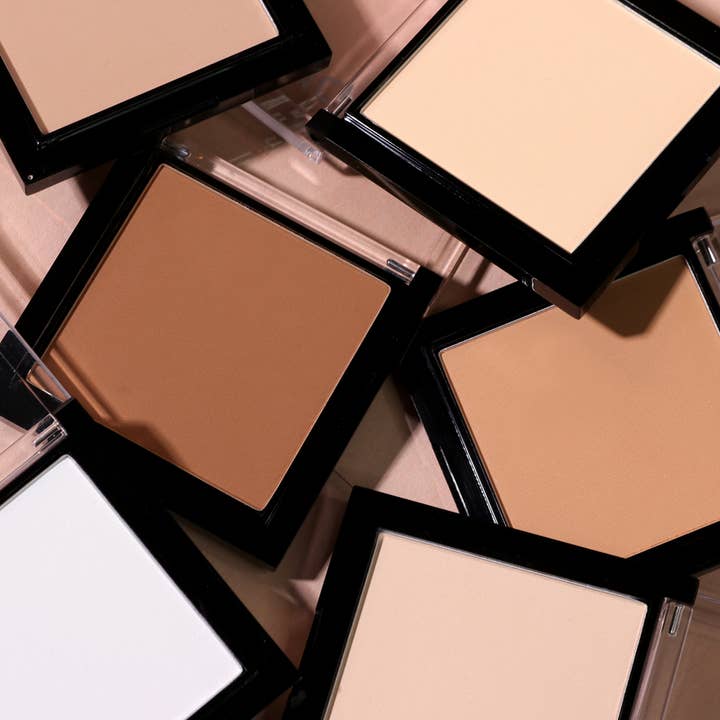 Moira Cosmetics – wholesale Make-up setting spray/powder – Lavish Pressed Finishing Powder (300,Light)