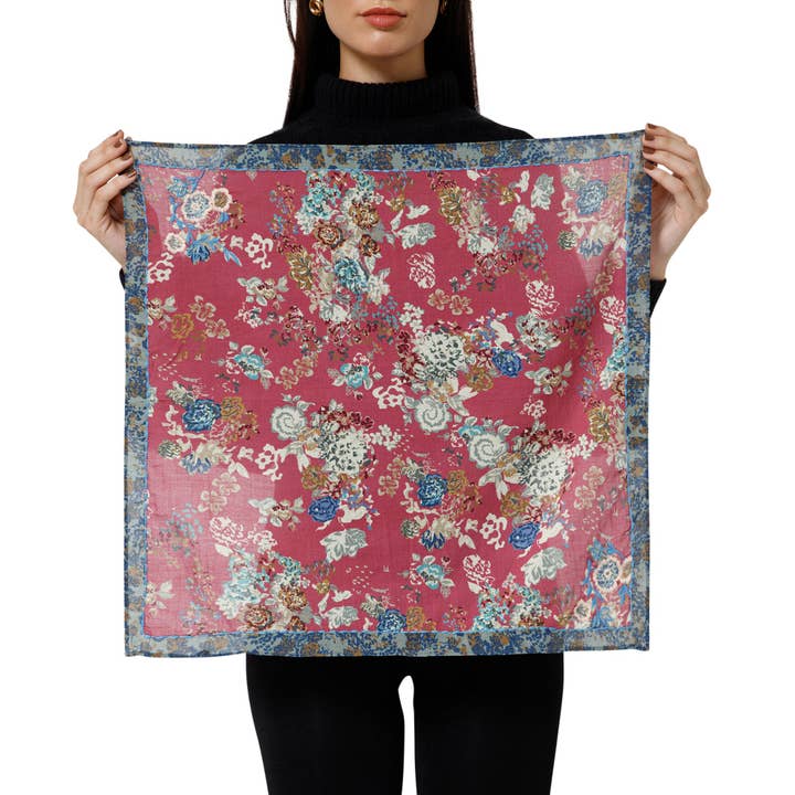 BANDANA RÉTRO FLEURI - BORDEAUX pour la vente par Vismaya - A Brand by Shivani LLC