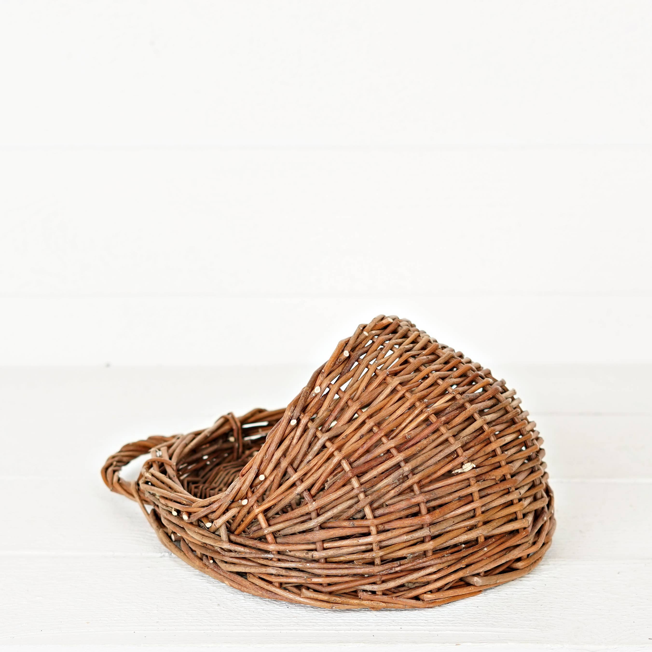 Impressive Enterprises, Inc. - Wholesale Basket - 570363- Half Ring Hanging Willow Basket-Brown-14Hx12D-3