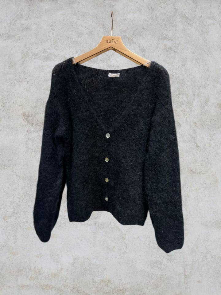 NAÏS PARIS – wholesale Cardigan – Women’s – V-neck cardigan with long sleeves in 80% kid mohair8