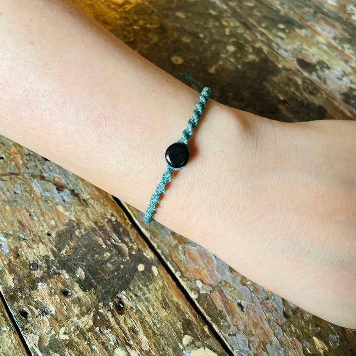 GUATEARTISAN - Wholesale Beaded Bracelet - Handwoven Twisted Jade Bracelet
