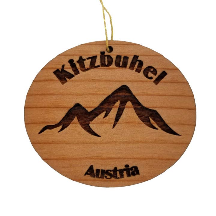 Ornement en bois de Kitzbühel Ornement Souvenir Station de montagne Ski Skieur Innsbruck Autriche Alpes Alpines pour la vente par Happy Wood Products