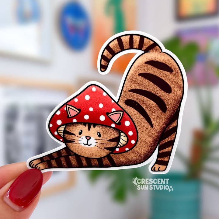 Adesivo Gatto Tigrato Marrone, Adesivo Carino Amante dei Gatti con Fungo per la vendita all'ingrosso da parte di Crescent Sun Studio