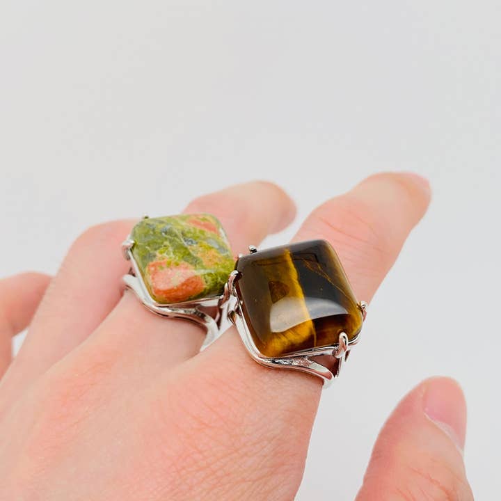 Mio Queena - Wholesale Cocktail/Statement Ring - Multi-style Rhombus Natural Stone Crystal Rings - CS