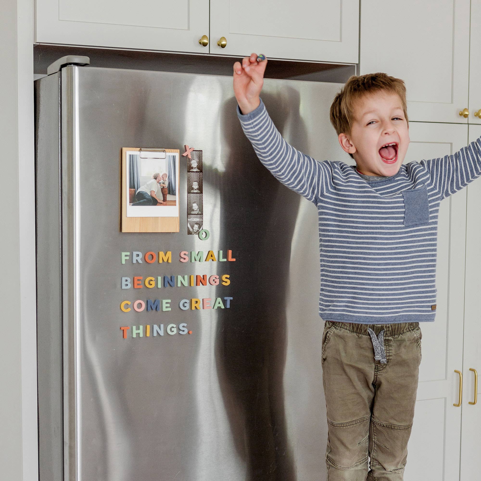 The Type Set Co. – Conjunto de brinquedos - Crianças por atacado – Conjunto com 200 letras magnéticas Rainbow Dream de 2,54 cm1