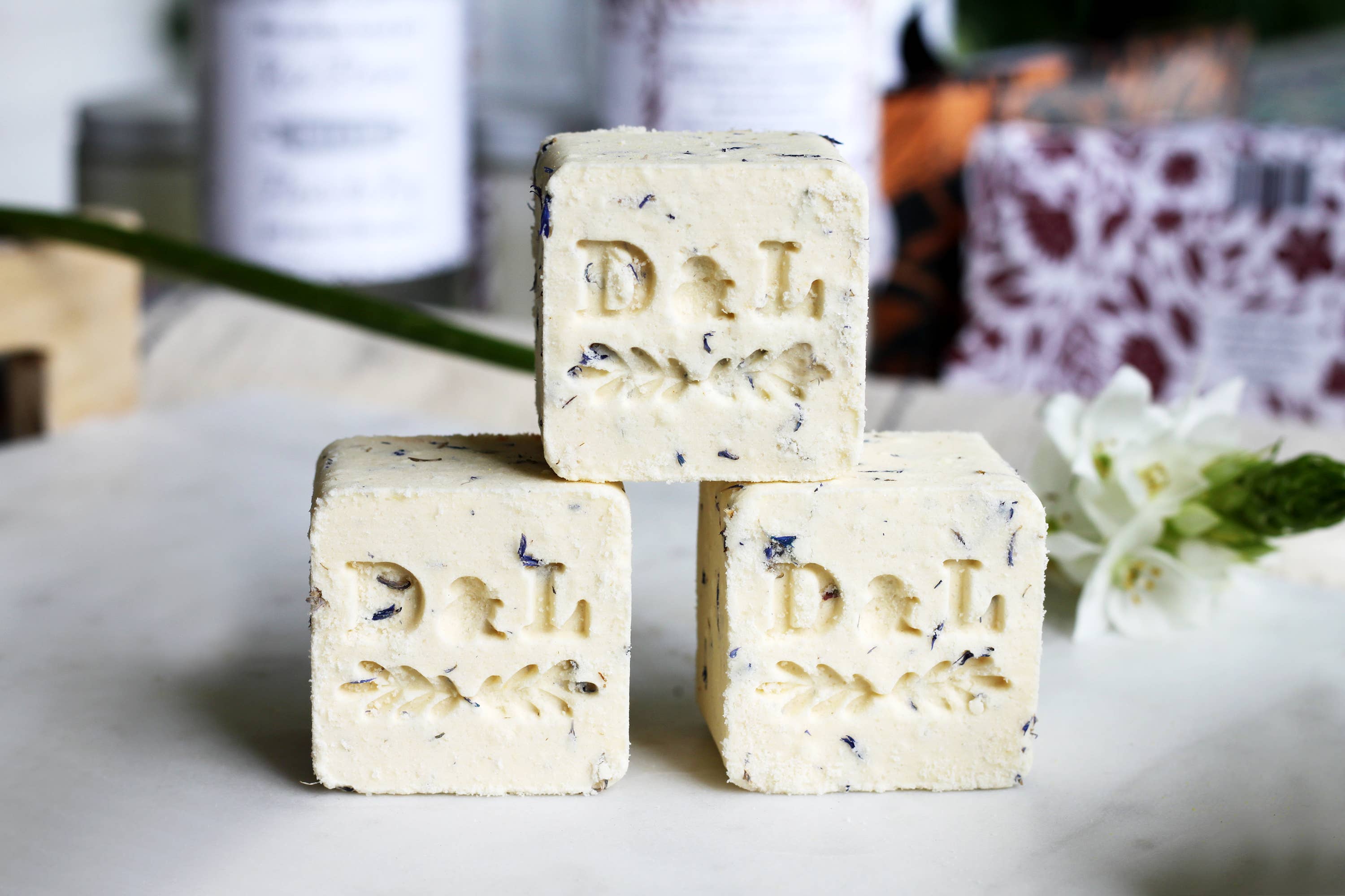 Dot & Lil - Vente Bombe de bain/poudre effervescente pour le bain - Cube de bain au lait mousseux au thé blanc et au gingembre5