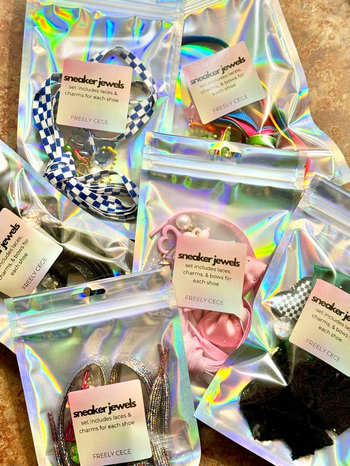 Freely Cece LLC - Wholesale Shoe Jewelry - Women's - Shoe Charms Trendy Sneaker Jewels Shoelaces & Charm Set 7