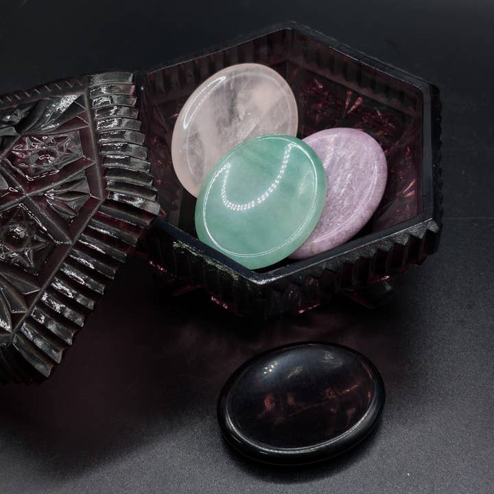 Krystalbekymringssten for engroshandel hos The Crystal Tabby