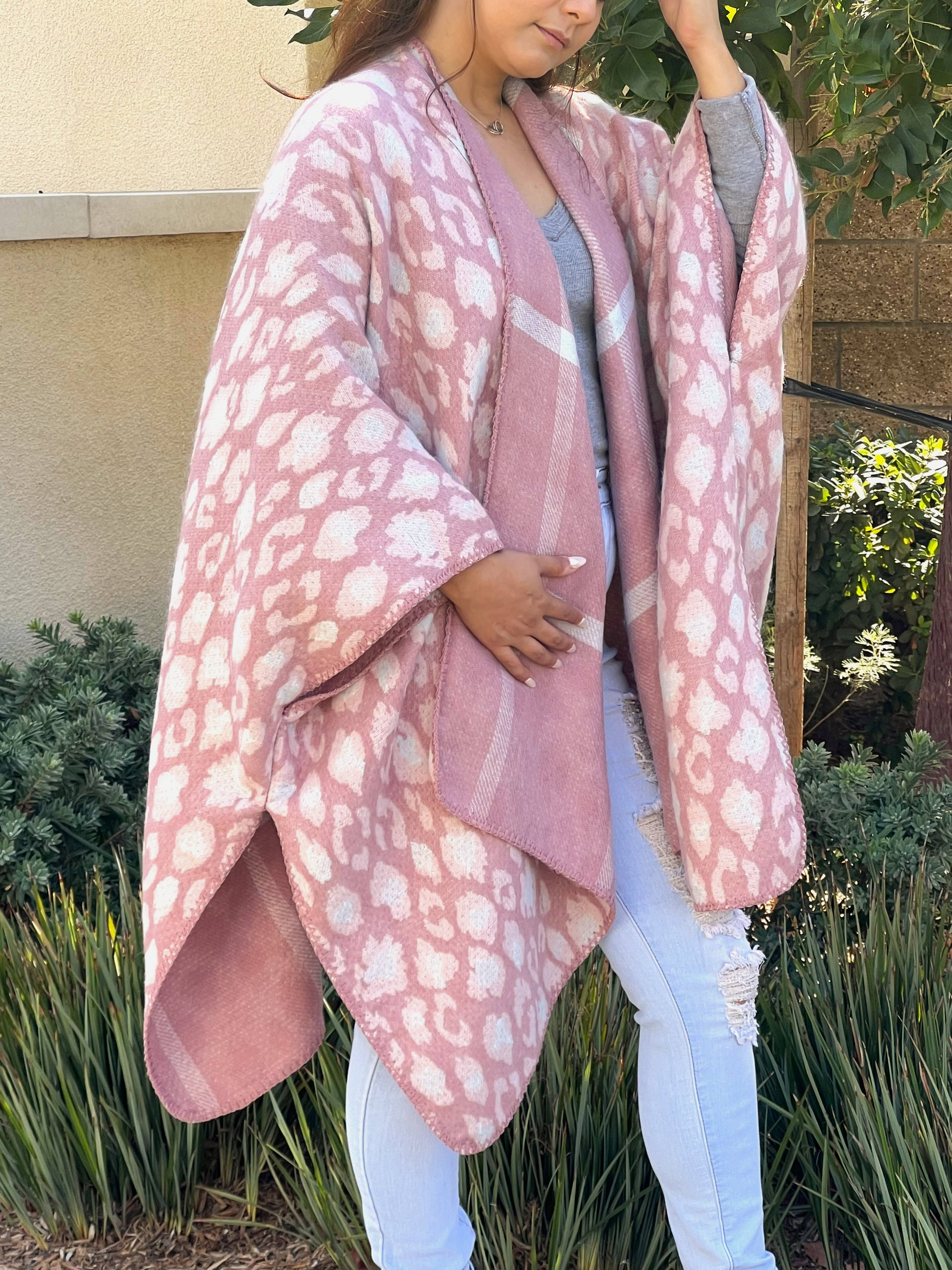 Justin & Taylor - Wholesale Kimono - Women's - The Wild Card | Leopard Print and Lined Double-Sided Kimono9