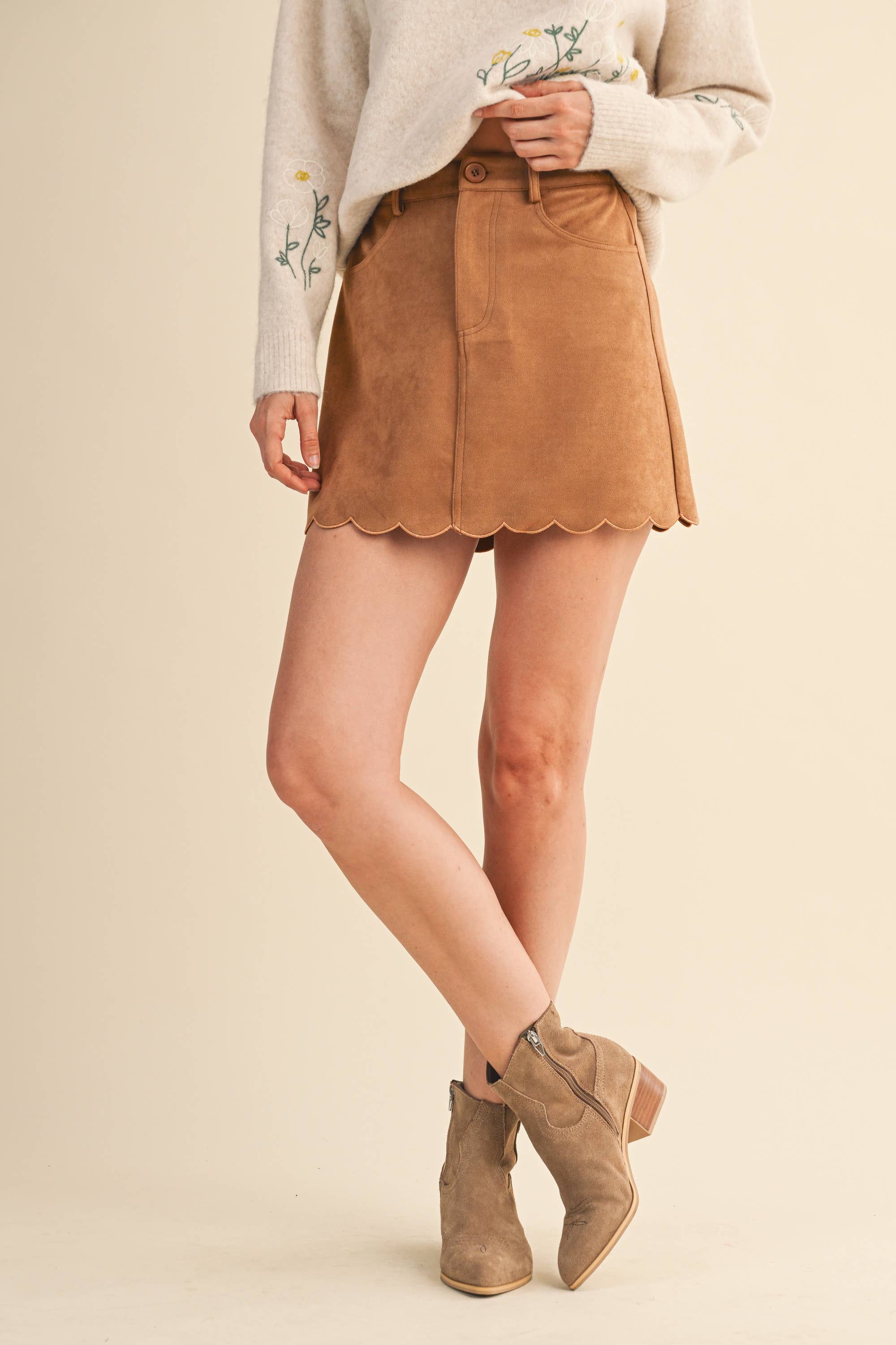 Klesis - Wholesale Skirt - Women's - IS1302 SUEDE SCALLOP EDGE MINI SKIRT WITH ELASTIC WAIST3