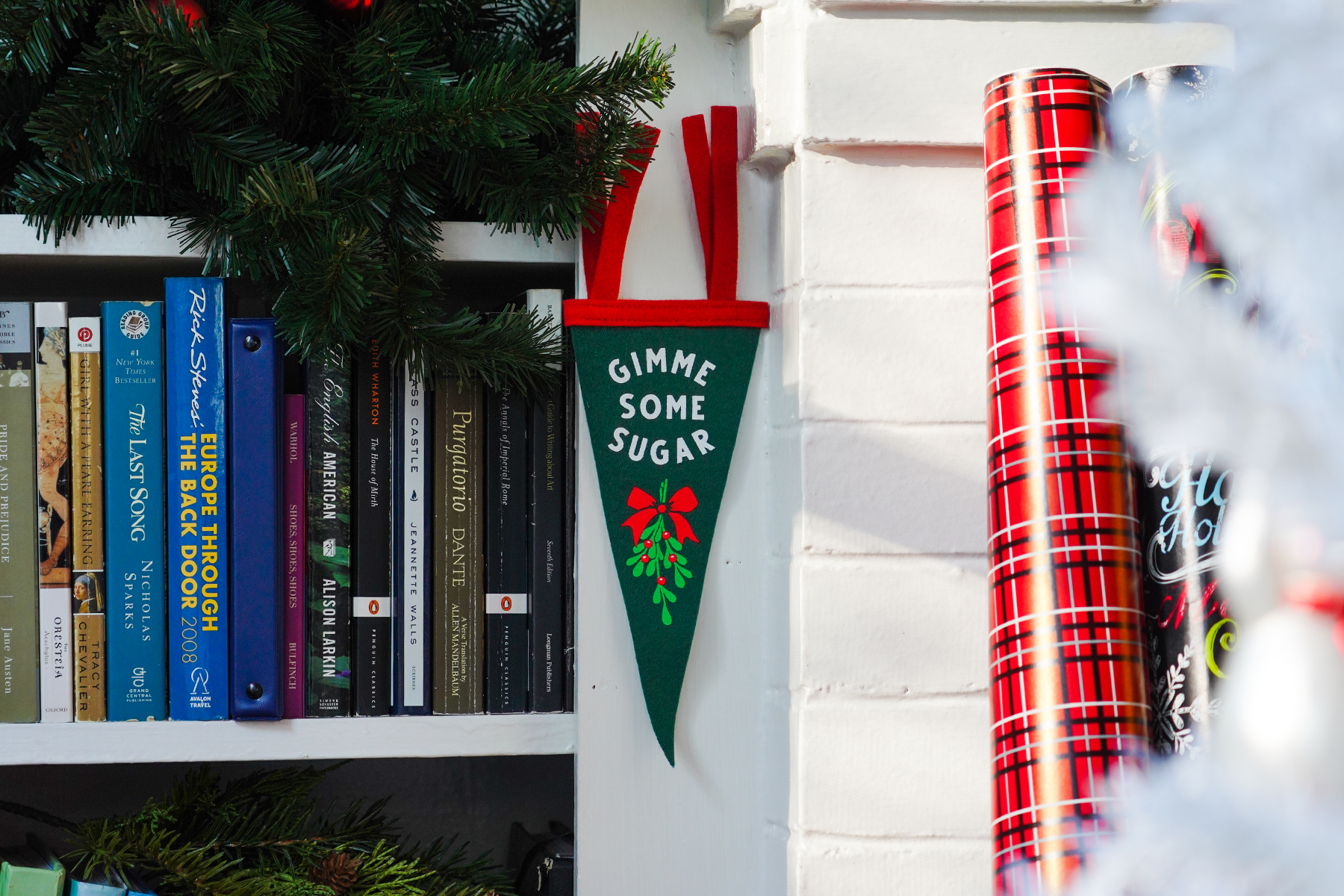 Oxford Pennant - Wholesale Christmas Wall Art - Gimme Some Sugar Mistletoe Mini Pennant1