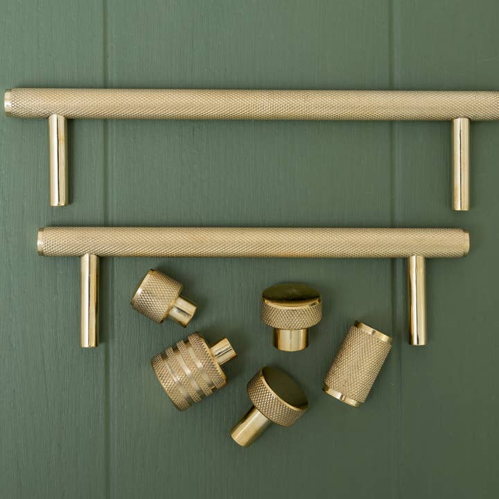 Brass bee - Venta al por mayor Pomos/tiradores - Tiradores y pomos estriados de latón macizo APIDAE, latón pulido3