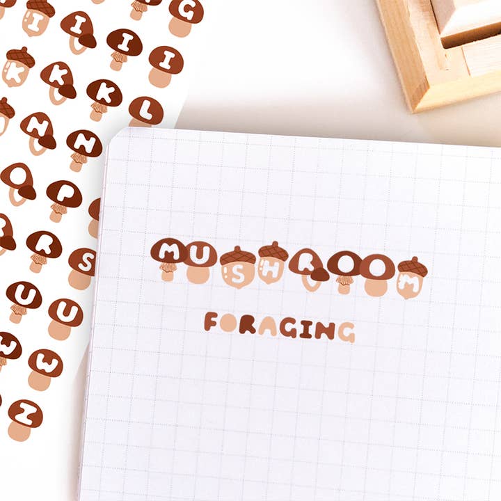 Hoja de Pegatinas del Alfabeto de Hongos y Bellotas para venta al por mayor de Poyura