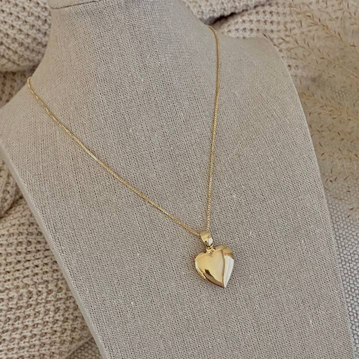 Amady Jewelry - Wholesale Pendant/Charm Necklace - Heart locket necklace 18k Gold Filled heart shape pendant
