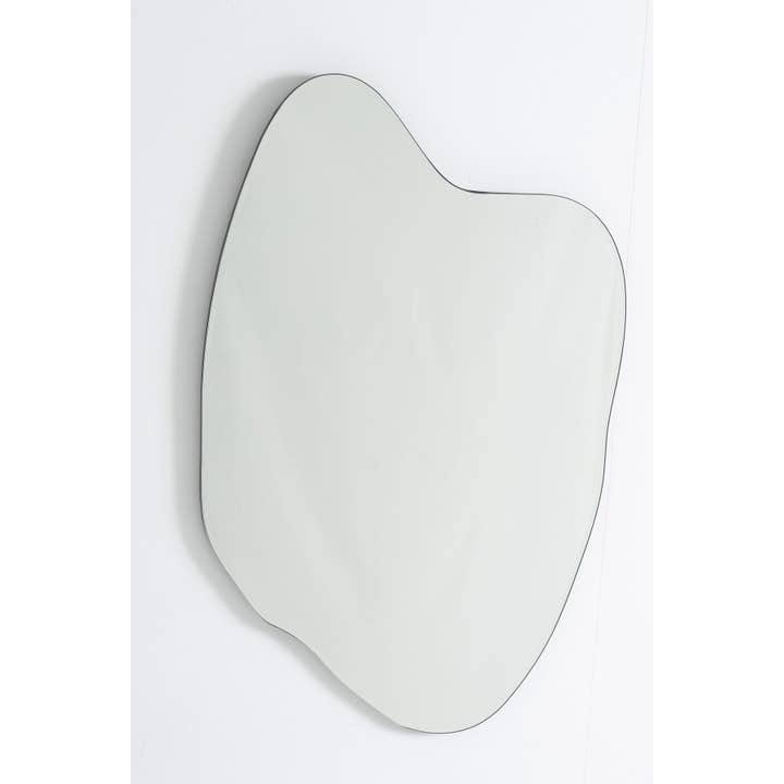 Miroir de forme irrégulière. 55X83cm pour la vente par Gdeco
