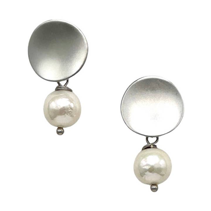 305-01-S | BORSTAD MATT KNAPPDROPPSÖRHÄNGE (SILVER) för wholesale av Girl With A Pearl