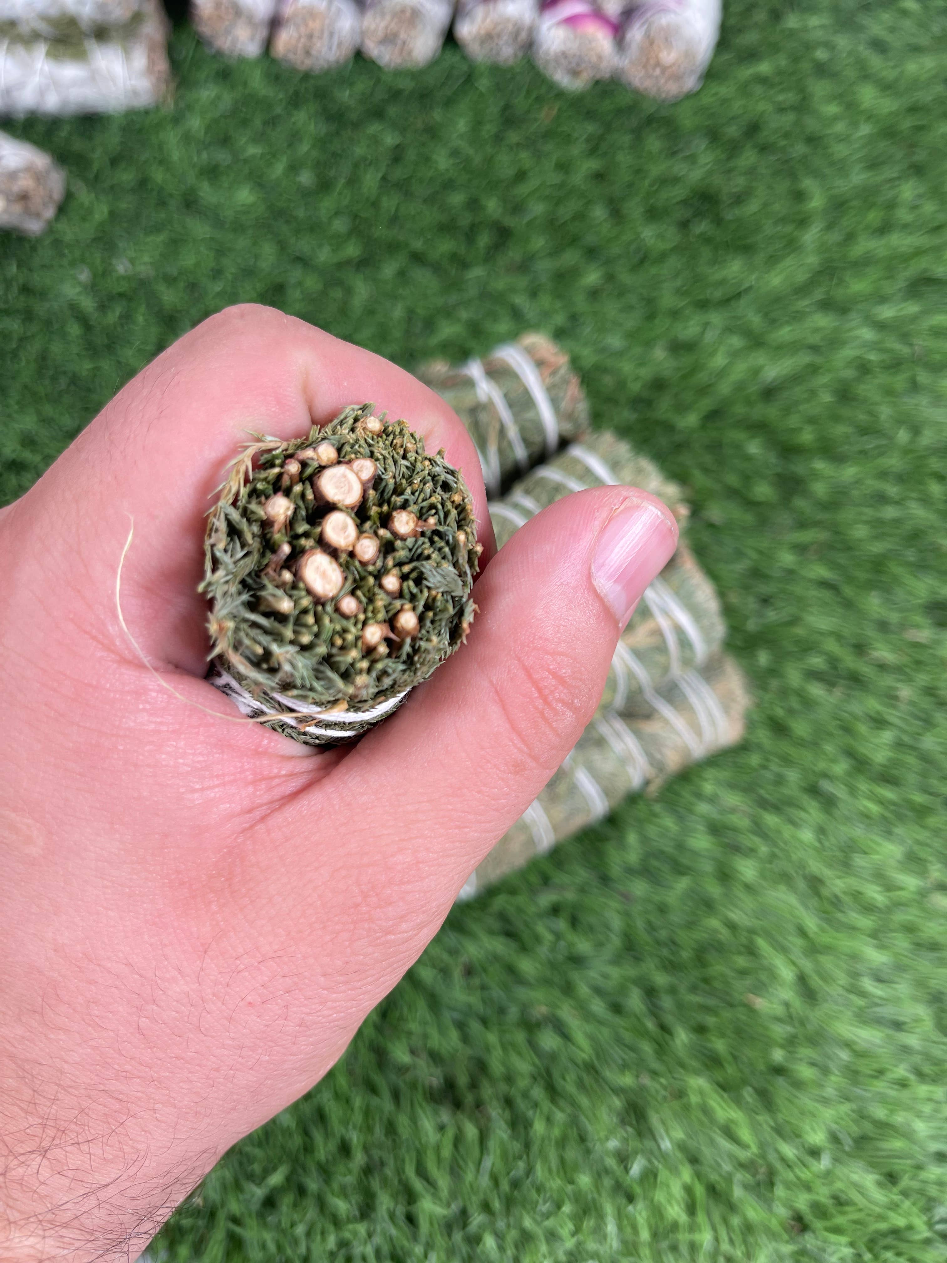 CaNatureLover - Wholesale Smudge Stick - ORGANIC Cedar Smudge Stick, Hand Wrapped Thick bundles.3