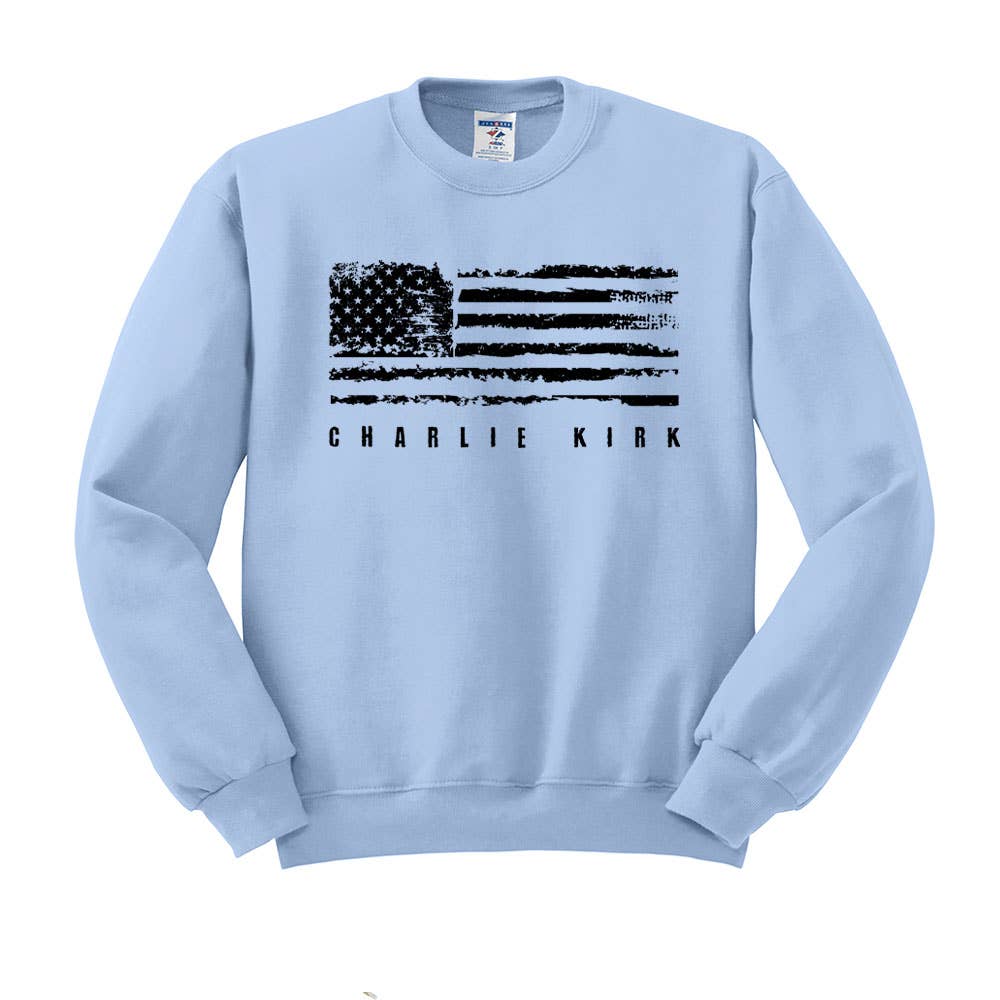 God And Glory Gifts – Camisola gráfica - Mulher por atacado – Camisola com Gola Redonda Charlie Kirk Bandeira Americana dos EUA Desgastada2