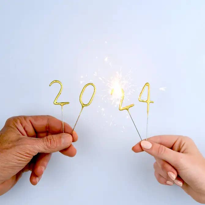 TOPS Malibu - Wholesale Sparkler - Mini 4" Gold "2025" Sparklers Card - Top Hat Party