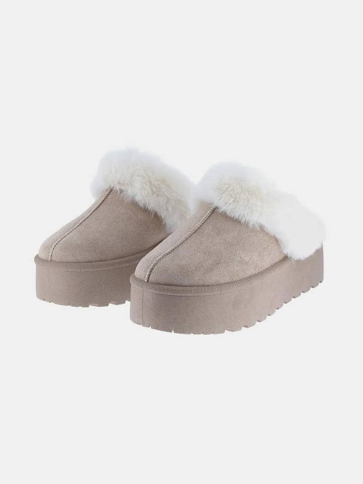 Pantoufles de neige à semelle épaisse et bordure en fourrure Weeboo pour la vente par Queenado