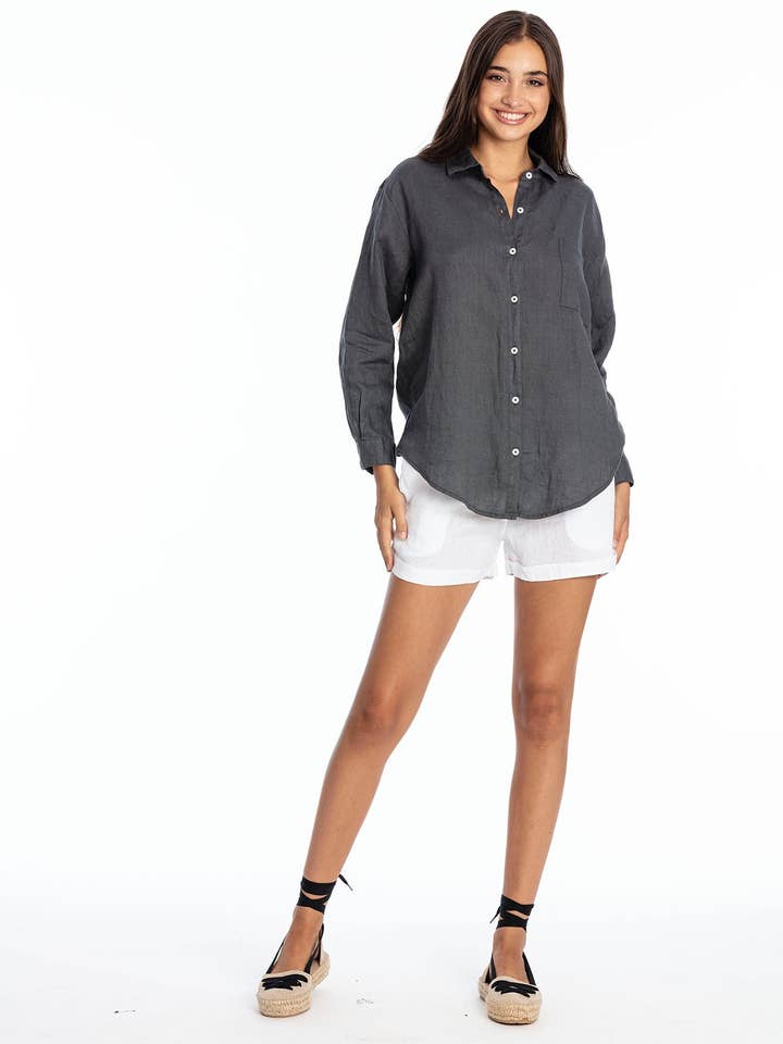 Camicia Monet in lino per la vendita all'ingrosso da parte di Ravens View Ibiza