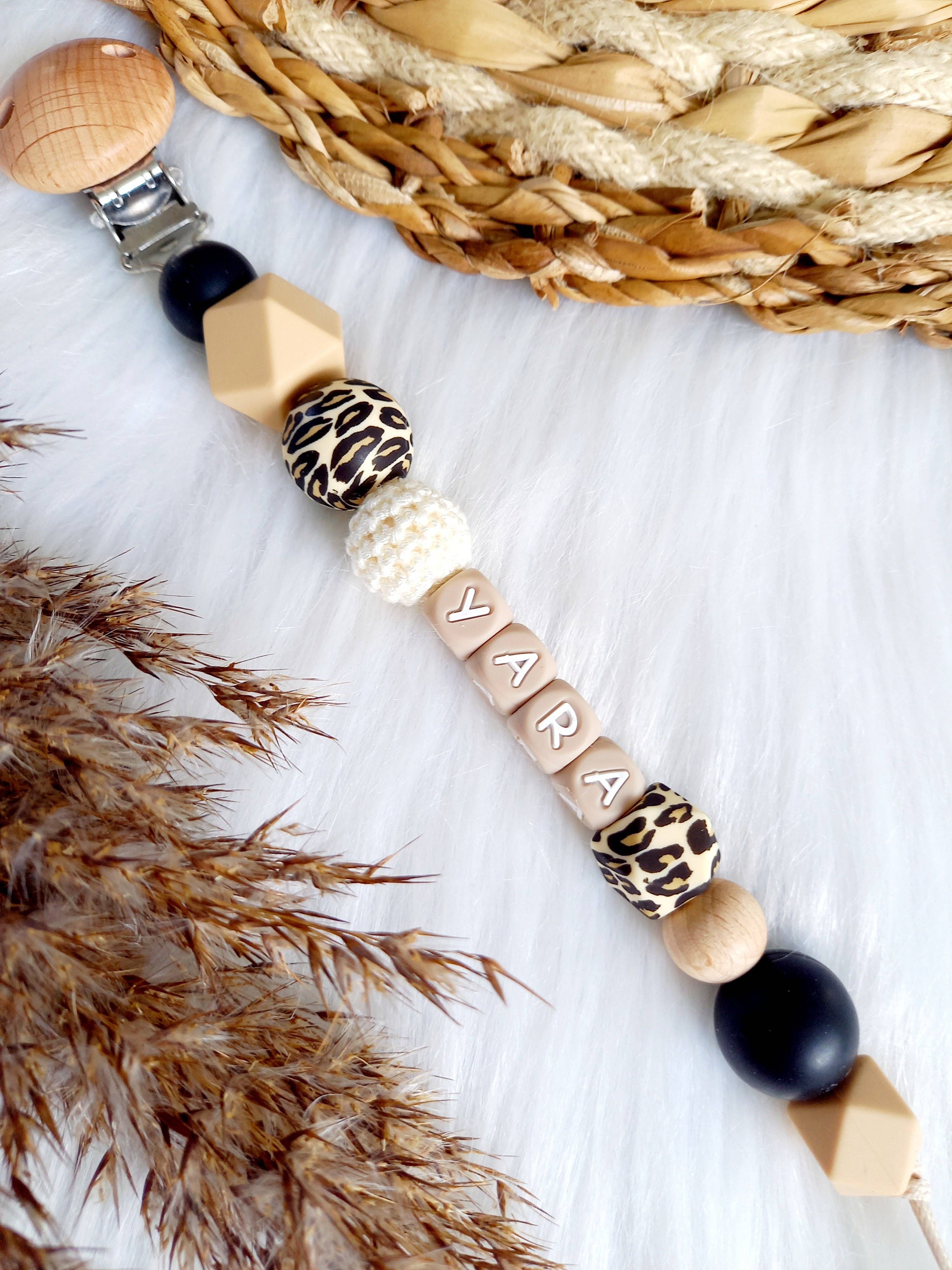 Happy by Lies - Wholesale Fopspeenclip - Baby - Speenkoord met naam - Luipaard, zwart, zand1