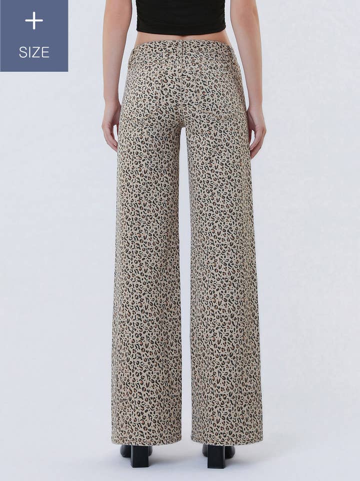 PLUS SIZE MID RISE LEOPARD PRINT WIDE LEG JEANS LV2178LPD-P for wholesale on Faire1