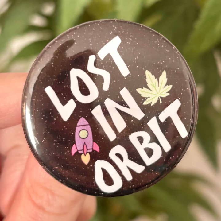 Verloren im Orbit Knopf für den Großhandel von lilxbun